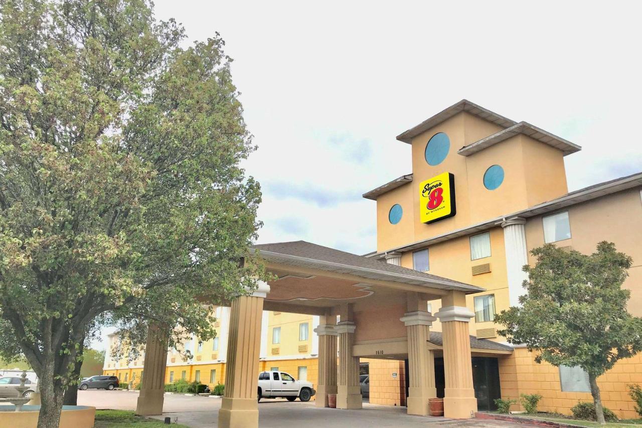 Super 8 By Wyndham Temple I-35 Exterior foto